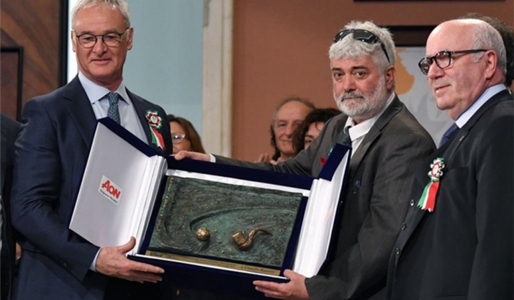 Claudio Ranieri a primit premiul „Enzo Bearzot”, antrenor celebru prin faptul că fuma pipă