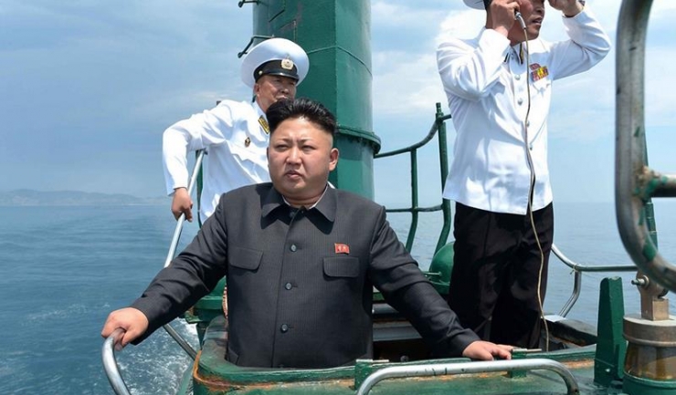 Kim Jong Un a fost văzut ieri la Constanța, în coada de la aghiazmă. Liderul suprem ar fi venit în cel mai pios loc de pe Terra ca să se roage la el însuși!