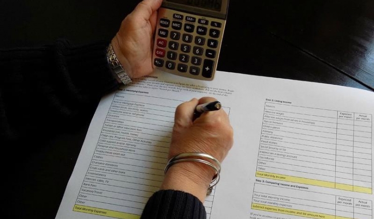 Românii care au realizat venituri din străinătate trebuie să depună formularul 201 până la 25 mai