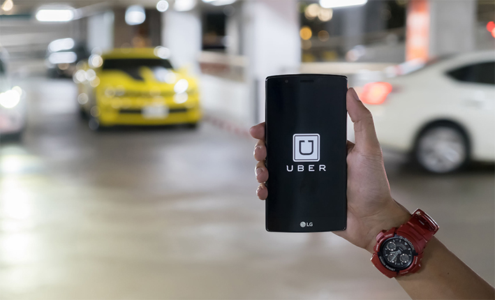 Transportatorii se întreabă cum poate funcționa Uber fără autorizații, în mereu fascinanta Românie