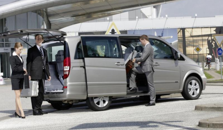 Un proiect de lege permite co-voiajarea, adică împărțirea costului unei călătorii între șoferi și pasageri