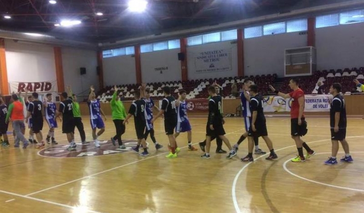 Handbaliștii antrenați de Adrian Georgescu și Ionuț Deli-Iorga au obținut un punct la București, în sala „Rapid”