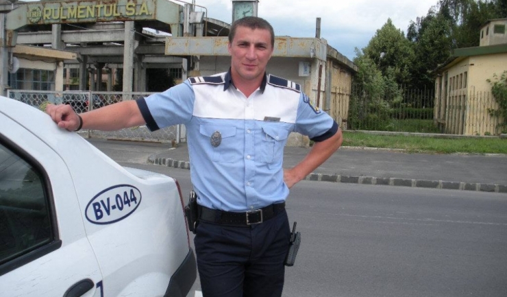 Marian Godină, polițist: „Mie, milițian pândar, care îmi iau salariul degeaba şi nu am „nici-un” rol, mi se pare ruşinos ca, în România, persoane care nu ştiu să scrie corect să poată iniția legi”