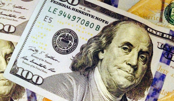 Analiștii spun că aprecierea dolarului este temporară, SUA fiind mult mai avantajate dacă-și depreciază moneda