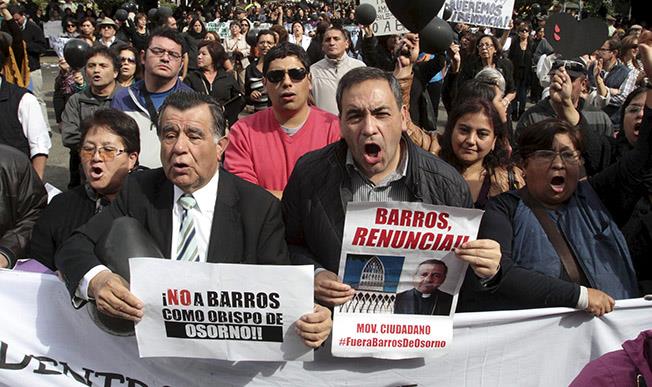 Proteste în Chile împotriva episcopului Juan Barros