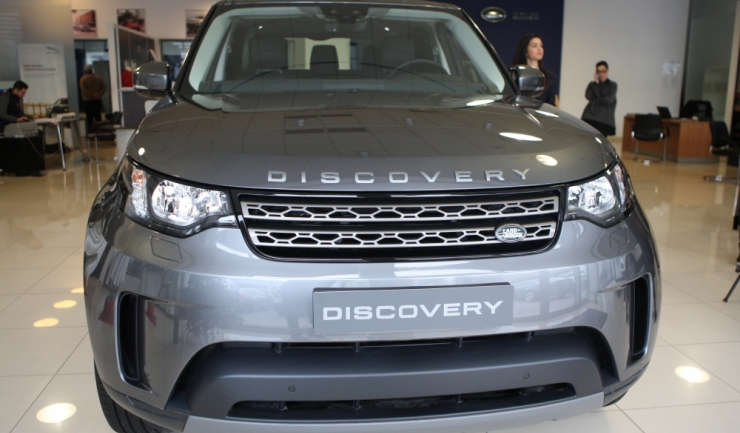 Noul Land Rover Discovery va fi disponibil la vânzare în primăvara lui 2017. În acest weekend, îl poți vedea în avanpremieră la showroom-ul Exclusiv Auto (str. Intrarea Mangaliei nr. 78A)