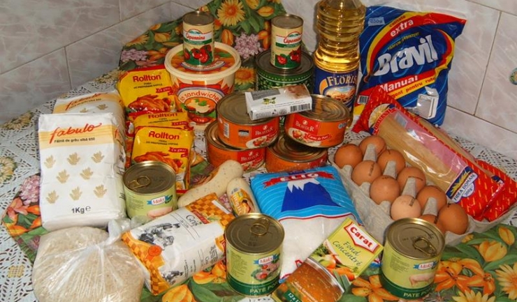 În cadrul „Săptămânii Naționale a Voluntariatului”, zeci de familii nevoiașe din Medgidia au primit pachete cu alimente