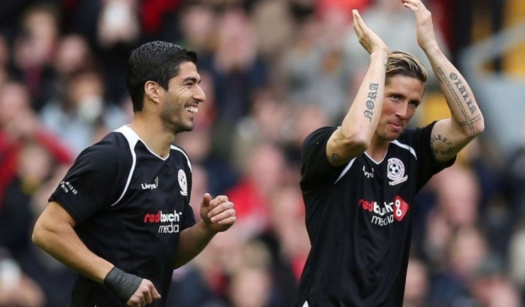 FC Liverpool a încasat 140 de milioane de euro pentru Fernando Torres (dreapta) și Luis Suarez