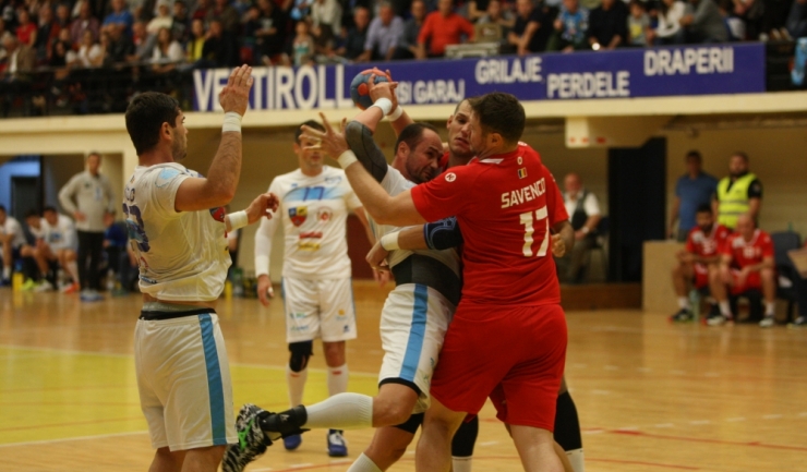 Confruntarea dintre HC Dobrogea Sud Constanța și Dinamo București a fost una extrem de disputată