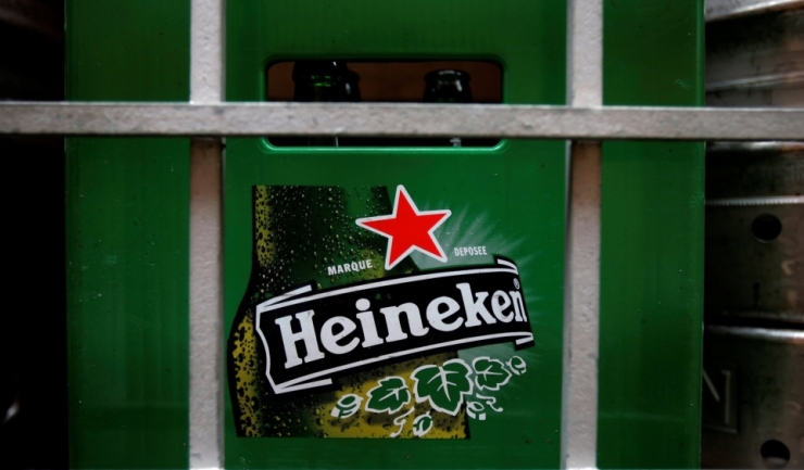 Sigla mărcii de bere Heineken, care include o stea roșie, ar putea fi interzisă în Ungaria, dacă Parlamentul de la Budapesta aprobă proiectul de lege propus de Guvernul maghiar privind interzicerea simbolurilor regimurilor totalitare