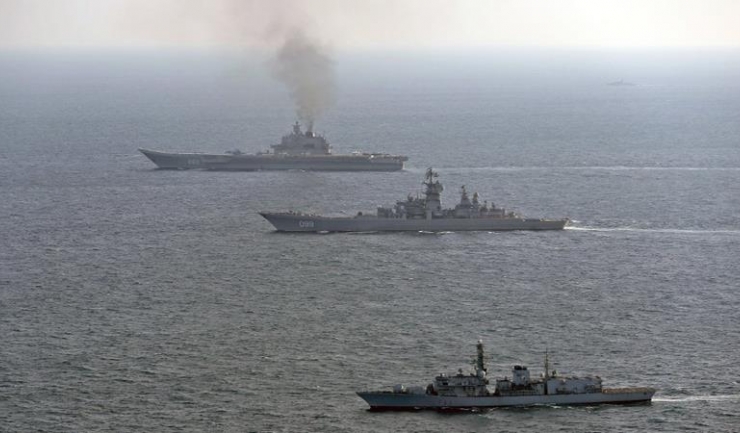 Marina britanică a escortat patru nave militare ruse