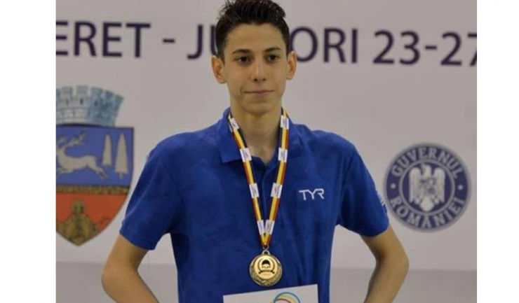 Juniorul Sebastian Tulea, de la Atena Sport Club Constanța, are 15 ani și se anunță ca un redutabil specialist al probelor de bras (sursa foto: Facebook)