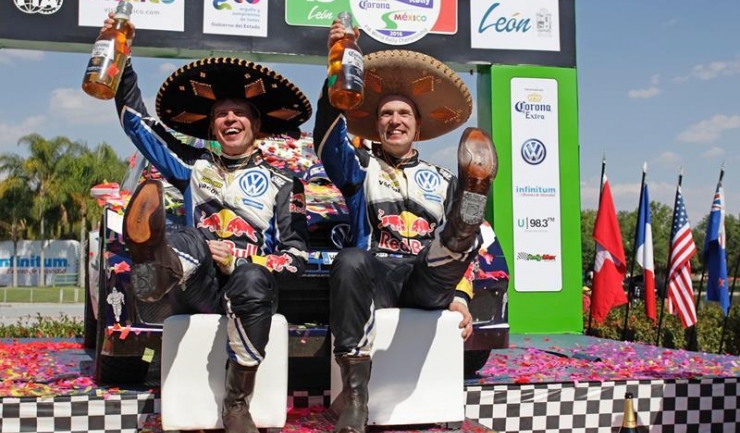 Câștigătorii Raliului Mexicului, Jari-Matti Latvala și Miikka Anttila, au utilizat „recuzită” cu specific local pe podiumul de la Leon: cizme, sombrero și... bere Corona