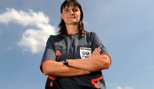 Teodora Albon va conduce la centru meciul de deschidere de la Jocurile Olimpice (sursa foto: www.uefa.com)