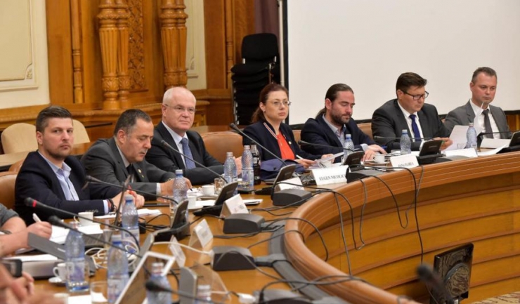 Parlamentarii vor puteri sporite, dorind să acţioneze precum judecătorii şi să poată face inclusiv percheziţii (sursa foto: cotidianul.ro)