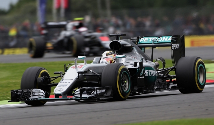 Lewis Hamilton a obținut la Silverstone al șaselea pole position din 2016