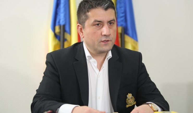 Primarul interimar al Constanței, Decebal Făgădău, spune că va remedia problema intensității scăzute a iluminatului public de pe bulevardul Tomis