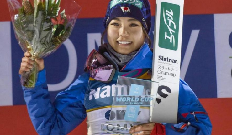 Sara Takanashi domină autoritar Cupa Mondială feminină de sărituri cu schiurile