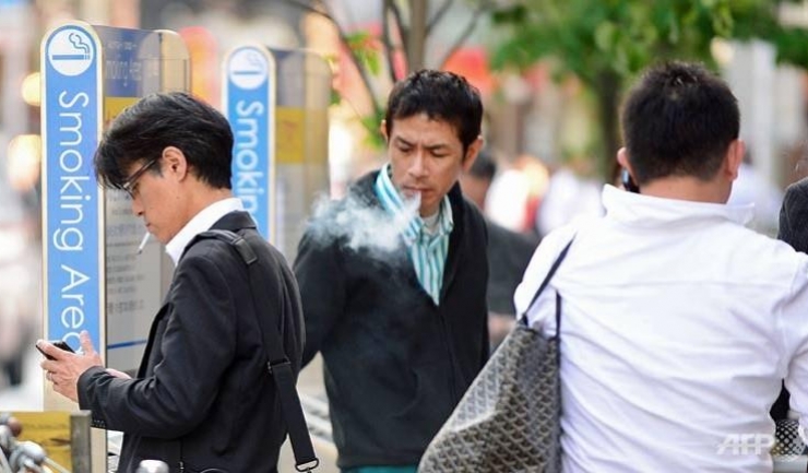 Angajații fumători ai unei companii japoneze primesc șase zile de concediu mai puțin decât colegii lor