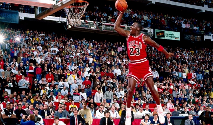 Michael „Air” Jordan și-a meritat cu prisosință atât porecla, cât și banii câștigați de-a lungul carierei sale