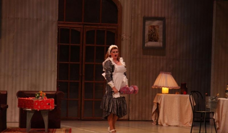 Mihaela Ionescu, în rolul Adelei din opereta „Liliacul”, de Johann Strauss-fiul
