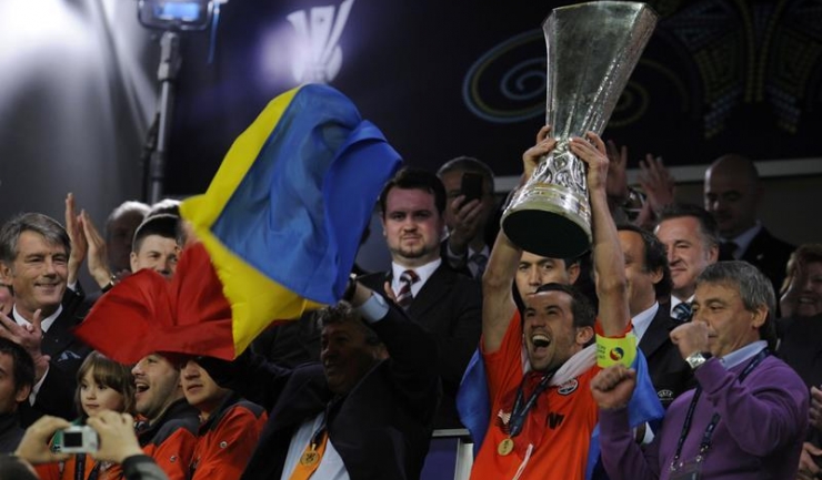 Cel mai important trofeu cucerit de Mircea Lucescu este Cupa UEFA, în 2009, cu Șahtior Donețk