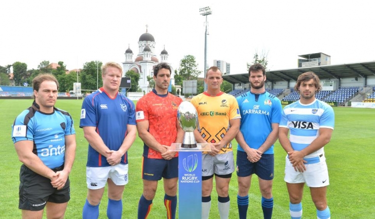 Căpitanii celor șase formații participante s-au fotografiat împreună cu trofeul care va ajunge în posesia câștigătoarei World Rugby Nations Cup