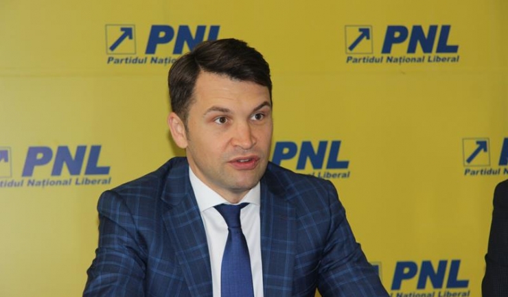 Purtătorul de cuvânt al PNL, Ionuț Stroe, spune că premierul fuge de responsabilitatea asumării reintroducerii votului în două tururi