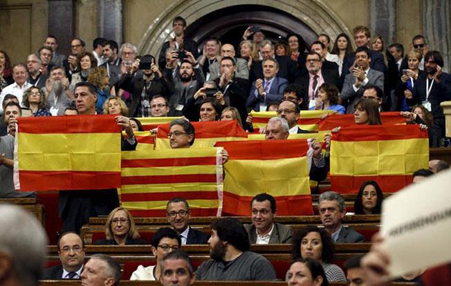 CUP are 10 aleși în Parlamentul catalan, prin care asigură majoritatea coaliției aflate la putere