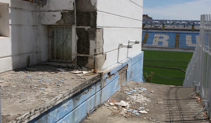 Consiliul Local Constanța ar putea să preia în administrare stadionul de fotbal „Farul“, cu acordul Guvernului. Asta dacă aleșii vor lăsa orgoliile deoparte.
