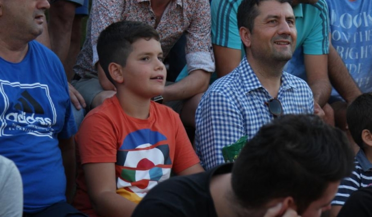În toamna anului trecut, primarul Decebal Făgădău a vizionat din tribună un meci jucat pe teren propriu de SSC Farul Constanța