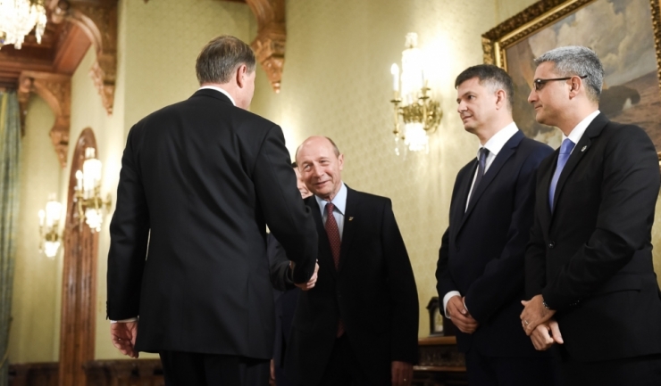 Fostul președinte Traian Băsescu i-a transmis actualului șef al statului că vrea să fie lider al opoziției
