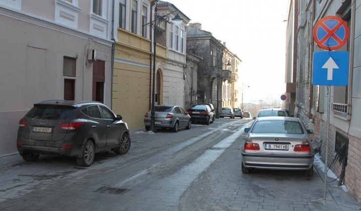 În zona peninsulară a oraşului, circulația auto va fi interzisă