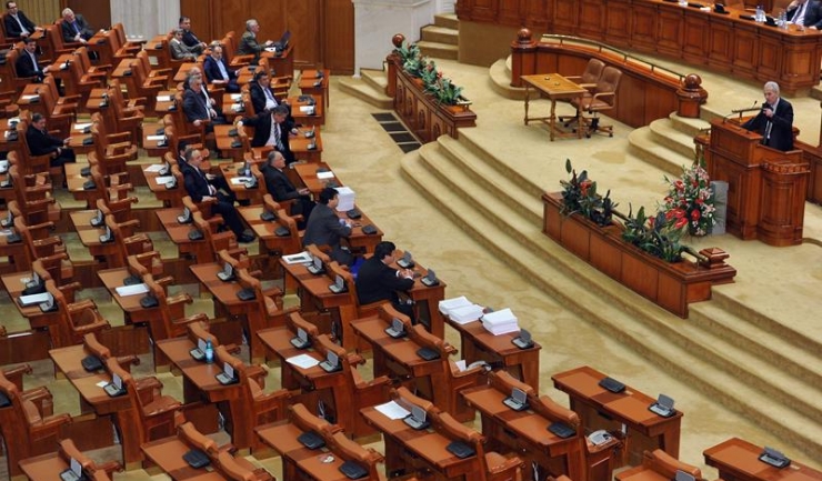 Nu mai puțin de 77 de parlamentari ar putea părăsi Legislativul românesc, pentru că au fost aleși în diverse funcții la locale