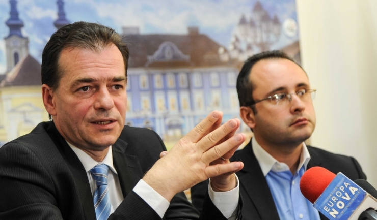 Ludovic Orban (stânga) și Cristian Bușoi (dreapta) și-au anunțat candidaturile la președinția PNL