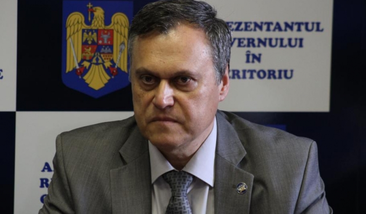 Prefectul Adrian Nicolaescu ar fi refuzat să convoace de îndată Comitetul Județean pentru Situații de Urgență, deși județul era sub COD ROȘU de viscol și ninsori