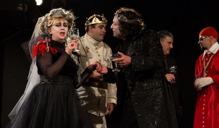 Sâmbătă, de la ora 19.00, prințul Hamlet vă... invită să urmăriți „Uciderea lui Gonzago”