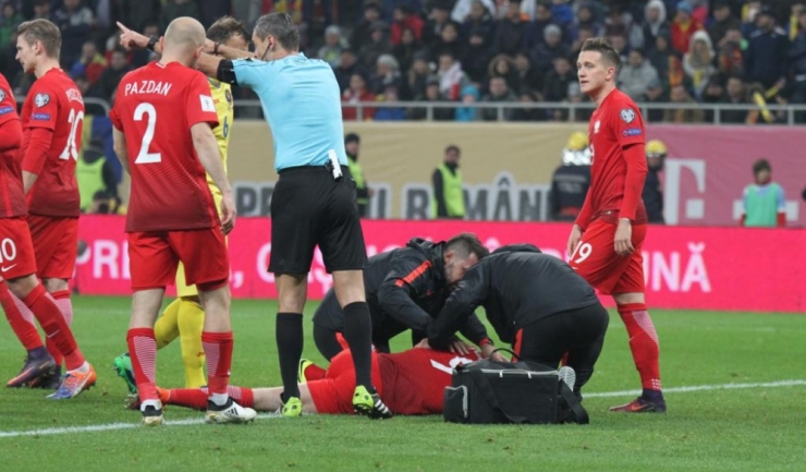 Meciul de la București a fost la un pas de a fi întrerupt după ce o petardă a bubuit lângă Lewandowski