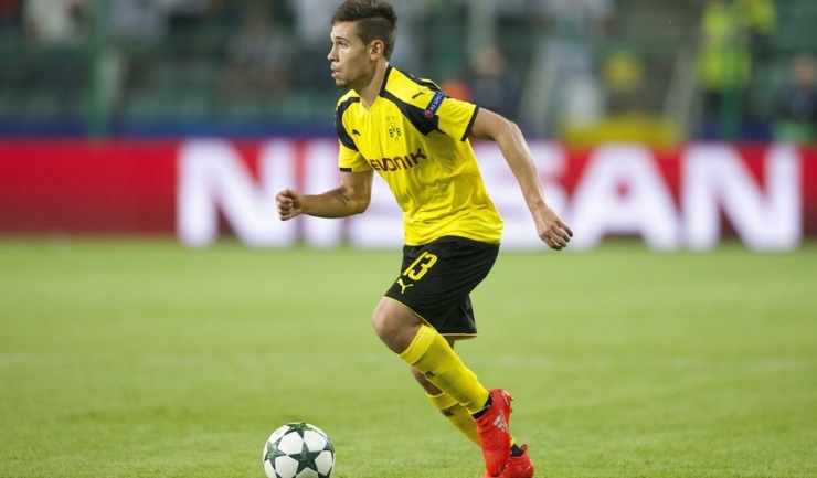 Raphael Guerreiro s-a impus deja ca titular la Borussia Dortmund
