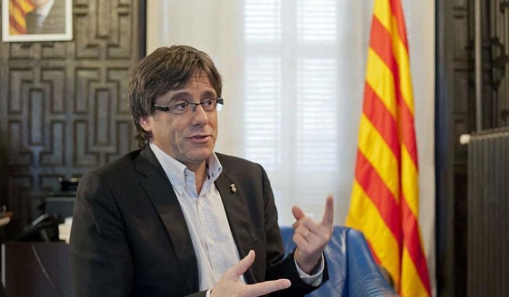 Carles Puigdemont este presat atât de separatiștii catalani, cât și de guvernul spaniol