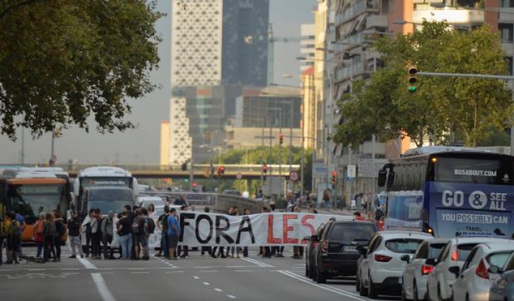 Protestatarii au blocat 24 dintre cele mai importante drumuri din Catalonia