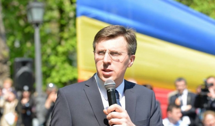 Primarul Chișinăului, Dorin Chirtoacă, prim-vicepreședinte al Partidului Liberal, a fost reţinut într-un dosar de corupţie