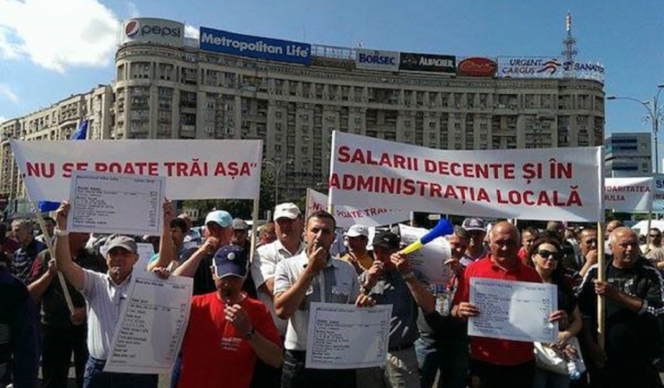 Angajații din administrație au solicitat șefului statului, Avocatului Poporului şi Curţii Constituţionale a României să intervină în cazul legii salarizării