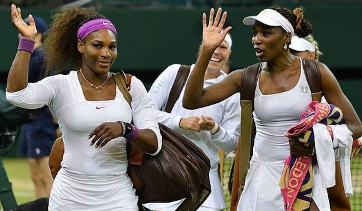 Serena și Venus Williams sunt calificate în sferturile de finală ale primului turneu de Grand Slam al anului
