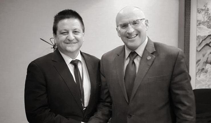 Directorul general al Ceronav, Ovidiu Sorin Cupşa (stânga), alături de directorul Diviziei de Afaceri Externe a IMO, Frederick Kenney (dreapta).