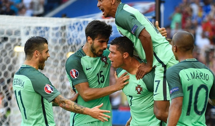 Cristiano Ronaldo (nr. 7) și Nani (nr. 17) au marcat câte două goluri pentru Portugalia la EURO 2016
