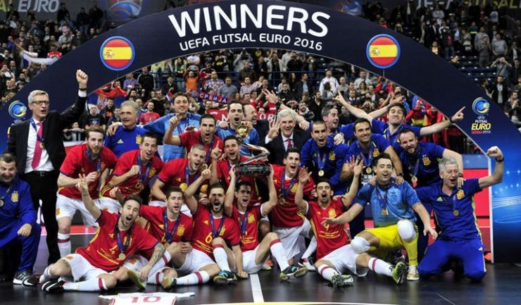 Ibericii sunt regii fotbalului în sală din Europa