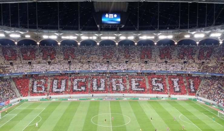 Înaintea partidei de marți seară a fost realizată o coregrafie la tribuna a II-a în care a apărut mesajul „Doar Dinamo București”