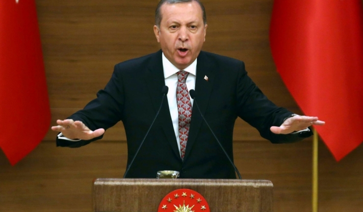 Președintele turc, Recep Tayyip Erdogan: „Turcia nu va permite deschiderea unui coridor terorist în Siria spre Marea Mediterană (...) Oricare ar fi prețul, noi vom interveni”