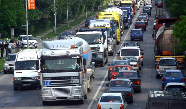 Transportatorii se pregătesc de-un mare exod către stații de alimentare din afara României, unde carburanții sunt mai ieftini